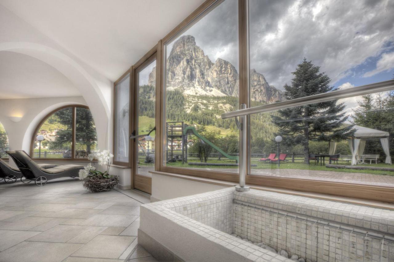 Hotel La Tambra Corvara Zewnętrze zdjęcie