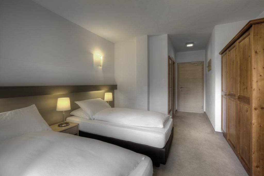 Hotel La Tambra Corvara Pokój zdjęcie